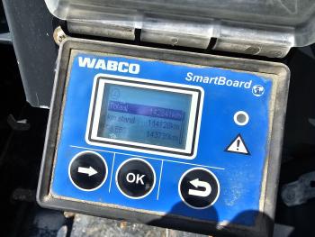 Van Bouwel 25T HOOKLIFT / ABROLKIPPER / LIFT AXLE